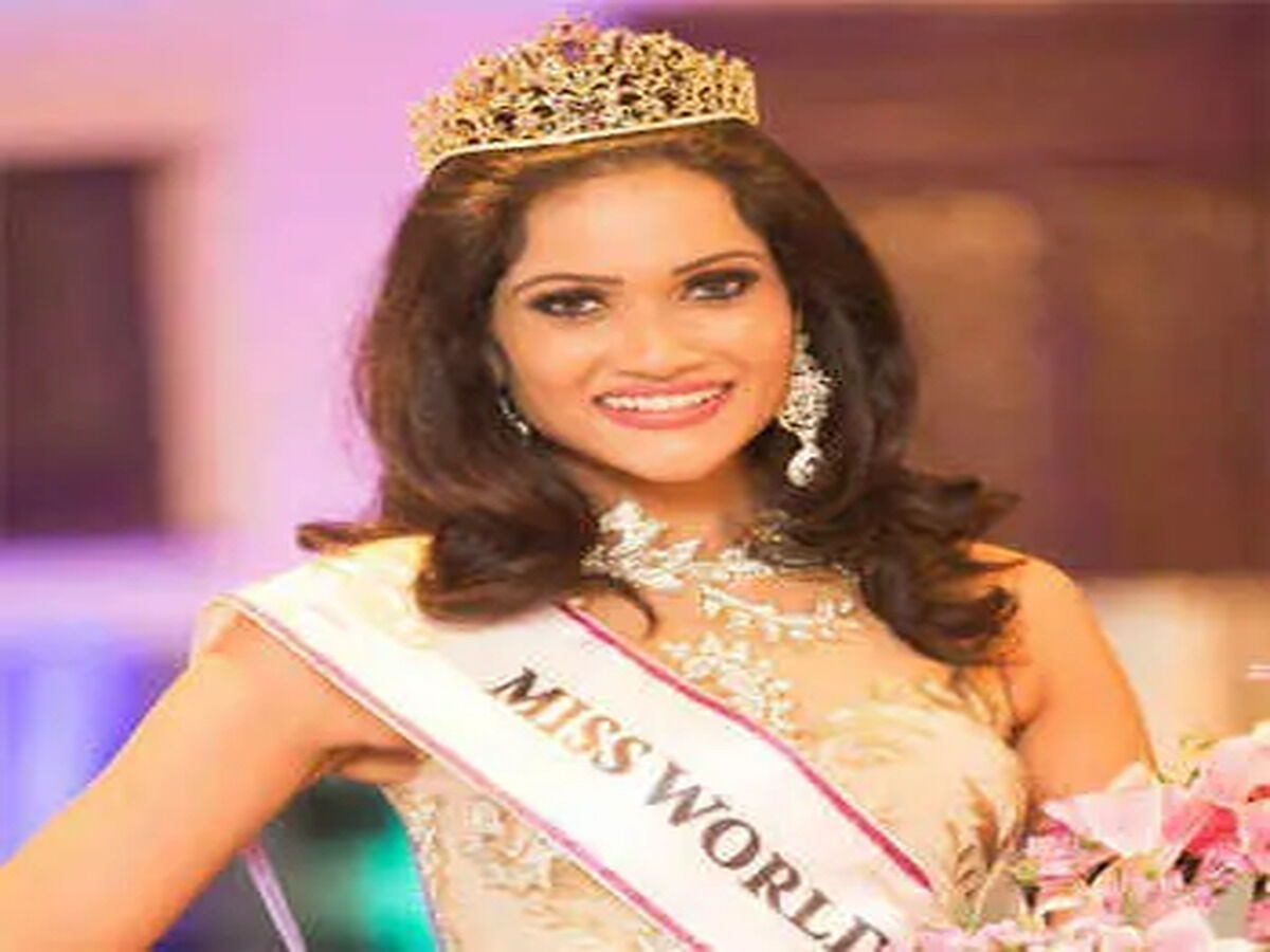 Chulakshi Ranathunga event appearance and film premiere