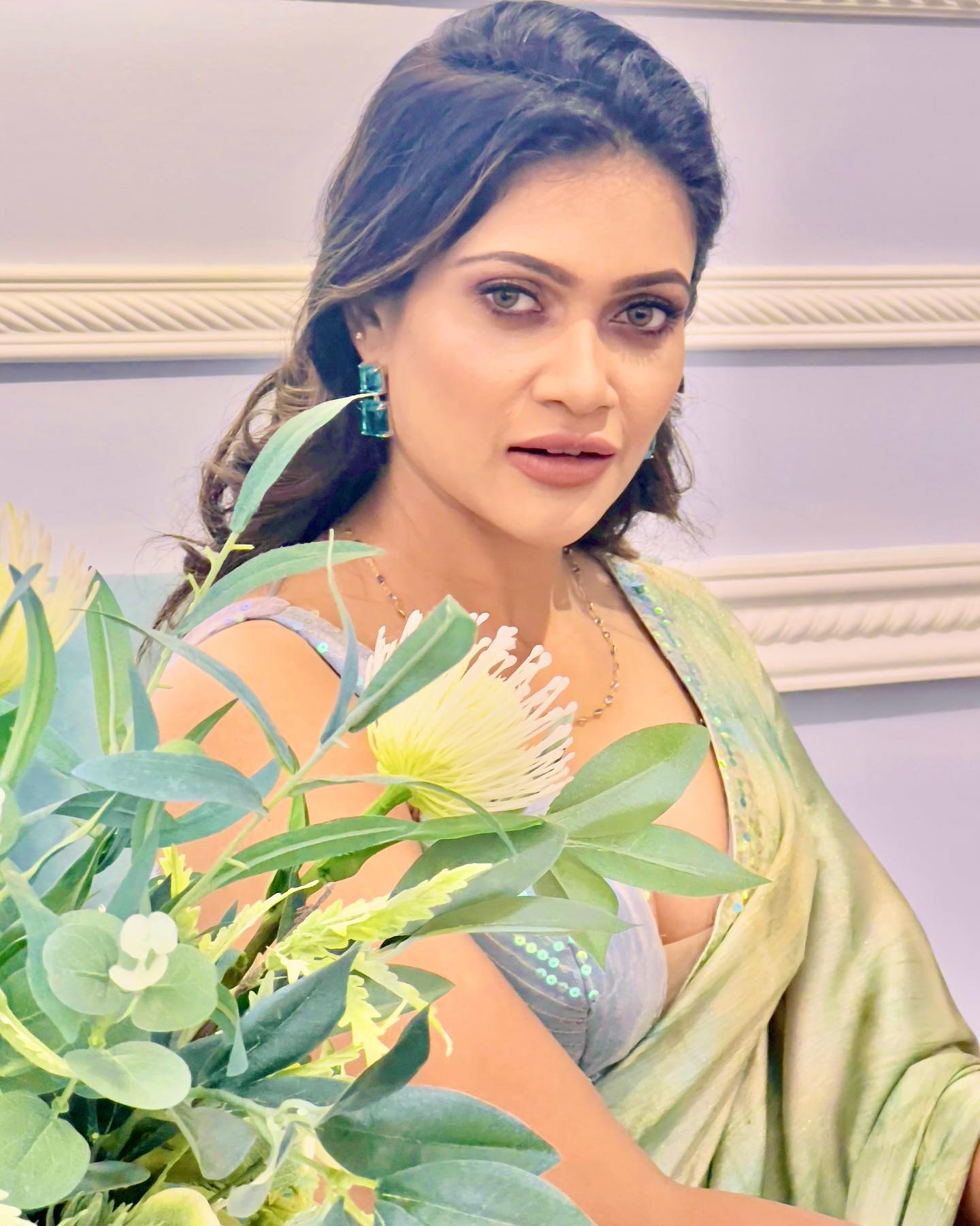 Chulakshi Ranathunga portrait with flowers